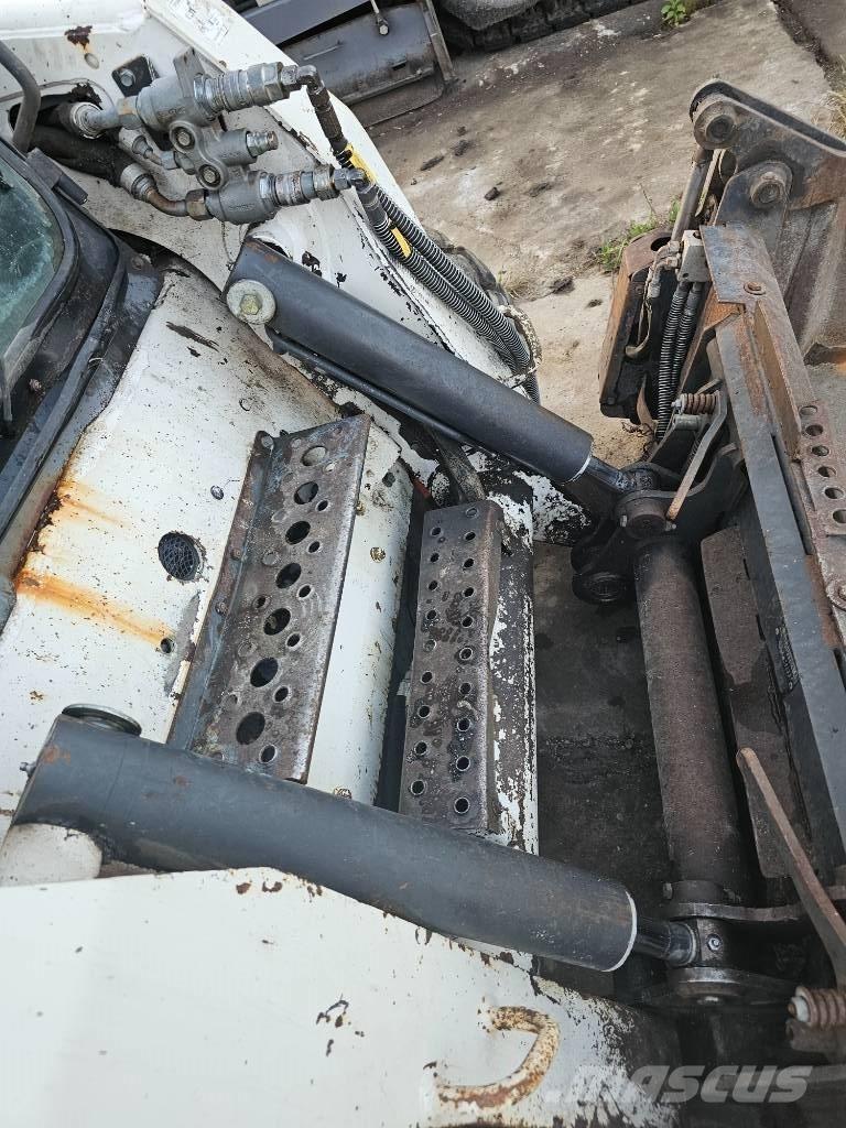 Bobcat S 250 Pyöräkuormaajat