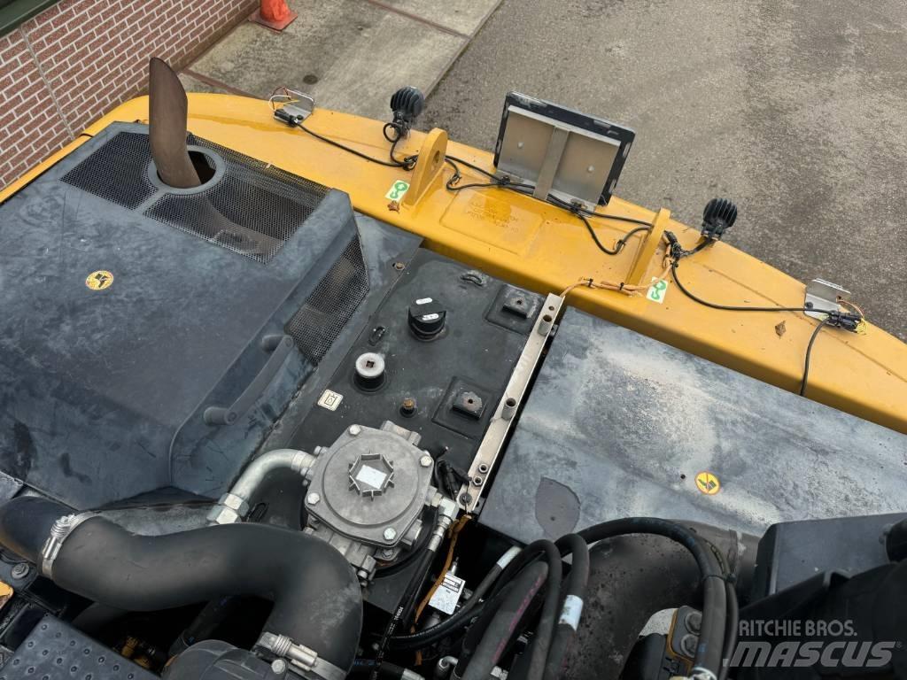 CAT MH3022 Jätteenkäsittelijät