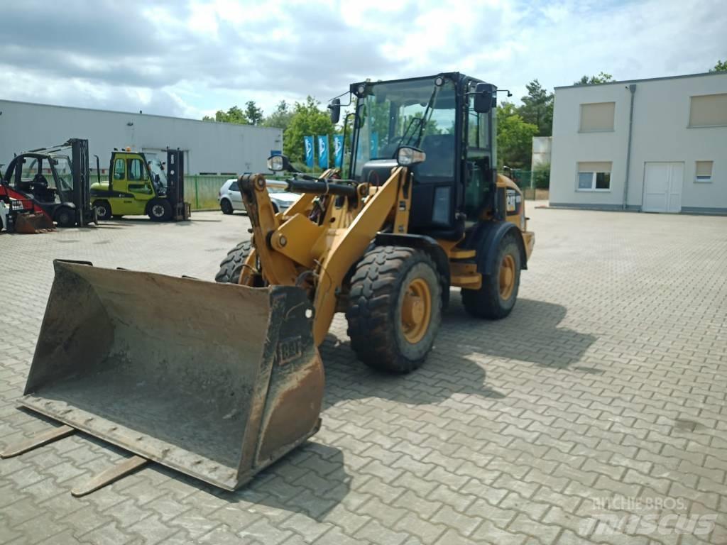 CAT 907 M Pyöräkuormaajat