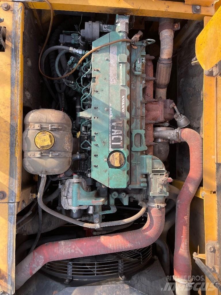 Volvo EC 210 C L Telakaivukoneet