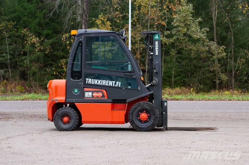 Nissan FD02A250 Dieseltrukit