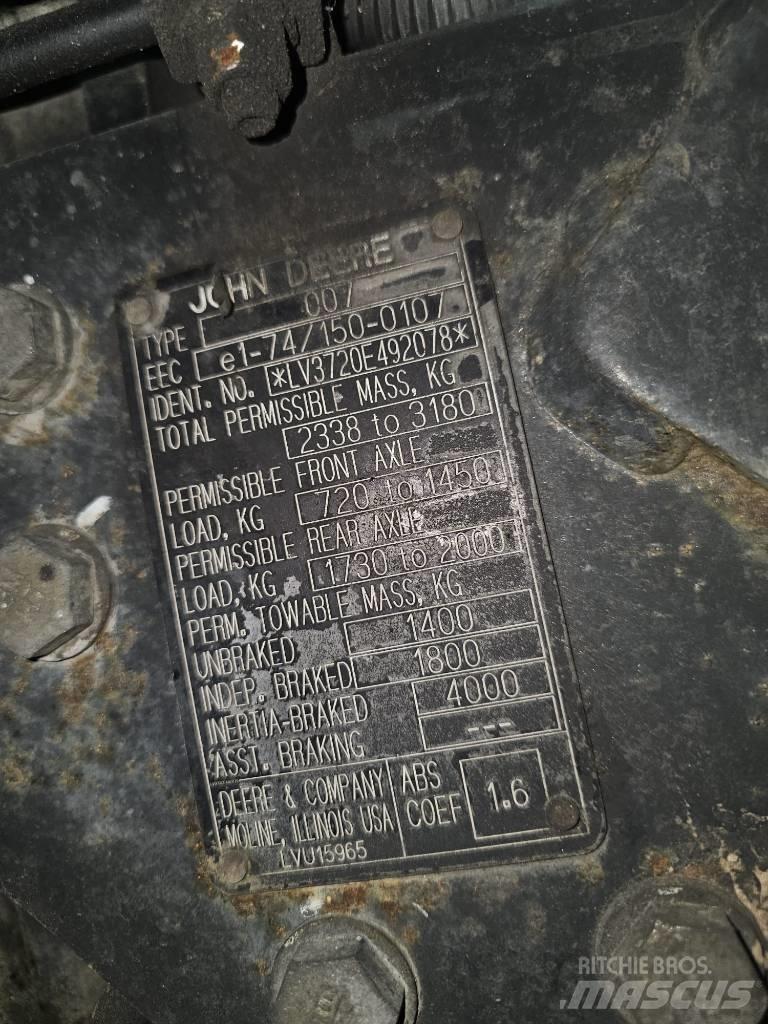 John Deere 3720 Traktorit
