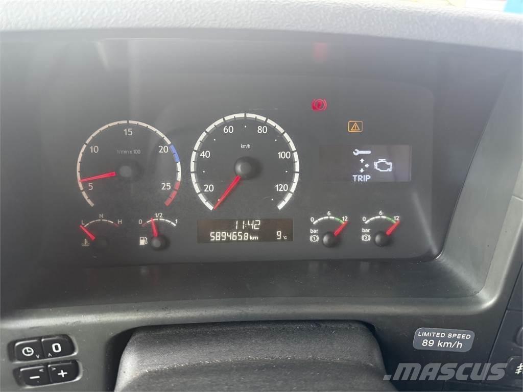 Scania P270 4X2 Nosturiautot