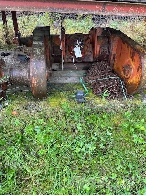 Valmet 875 Alusta ja jousitus
