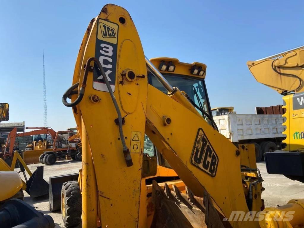 JCB 3 CX Kaivurikuormaajat