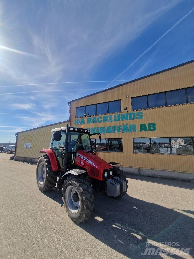 Massey Ferguson 5445 Traktorit