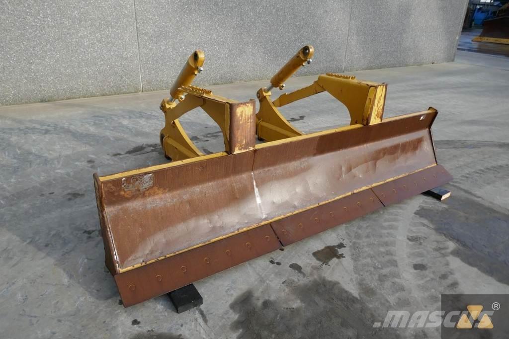 CAT Skidder blade Puskulevyt