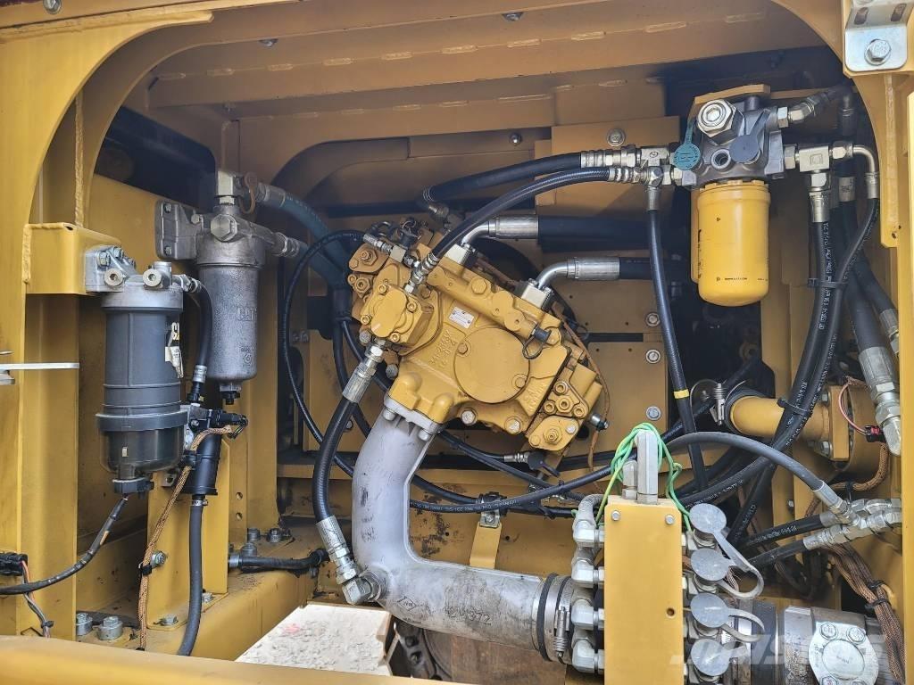 CAT 330FL Telakaivukoneet