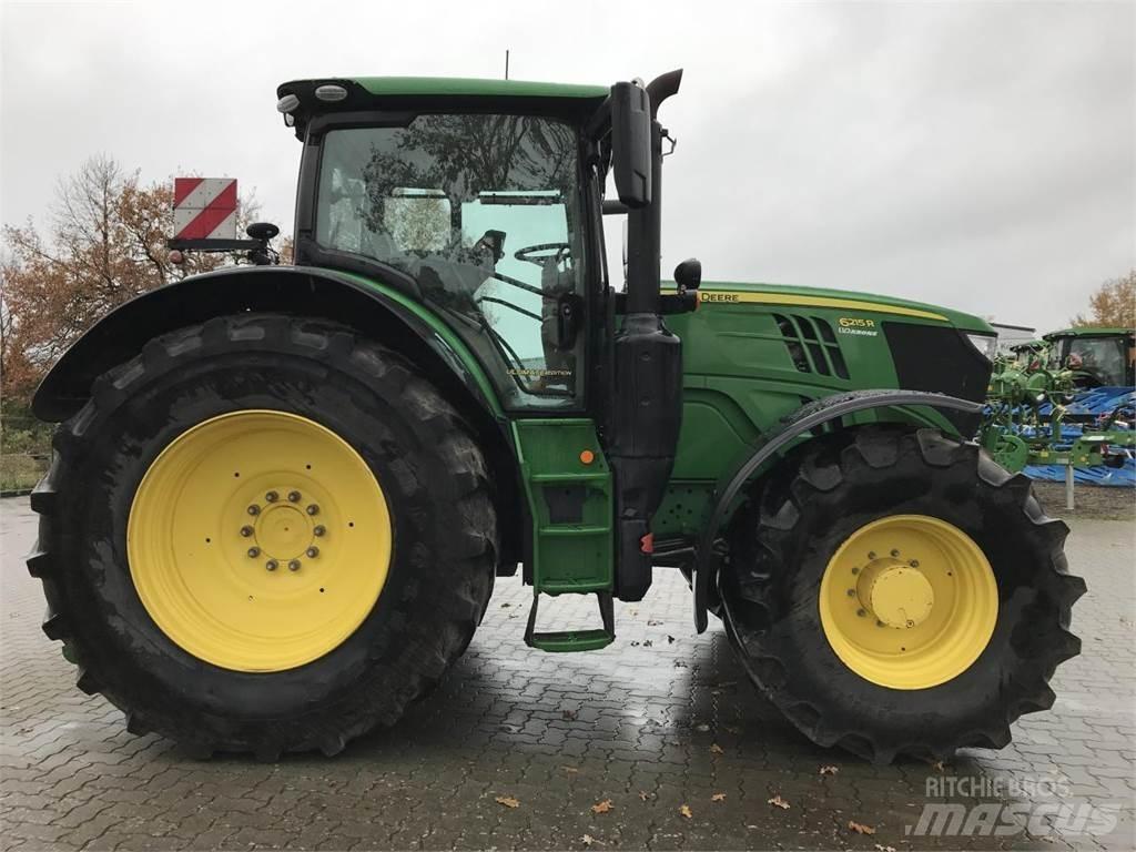 John Deere 6215R Traktorit