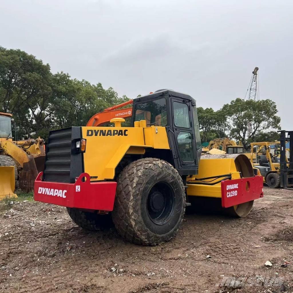 Dynapac CA 251 Yksivalssijyrät