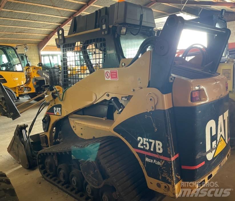 CAT 257B Liukuohjatut kuormaajat
