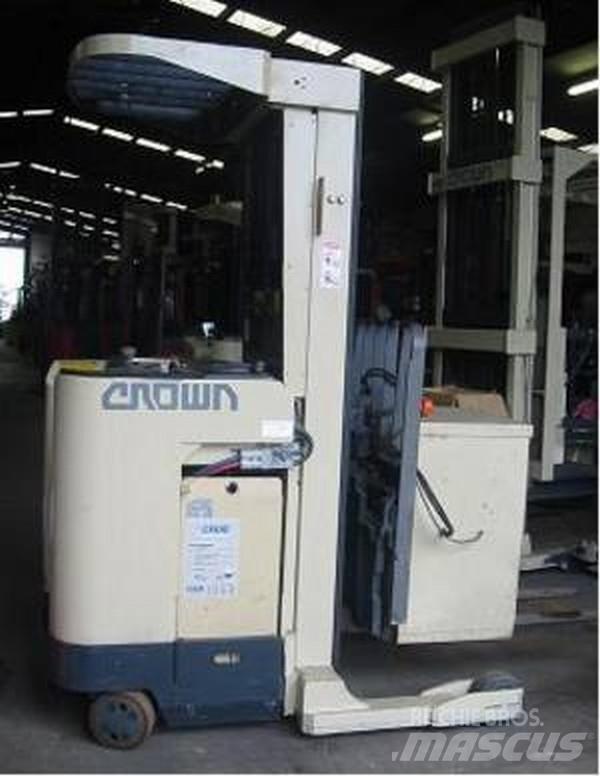 Crown 35RRTT210 Työntömastotrukit