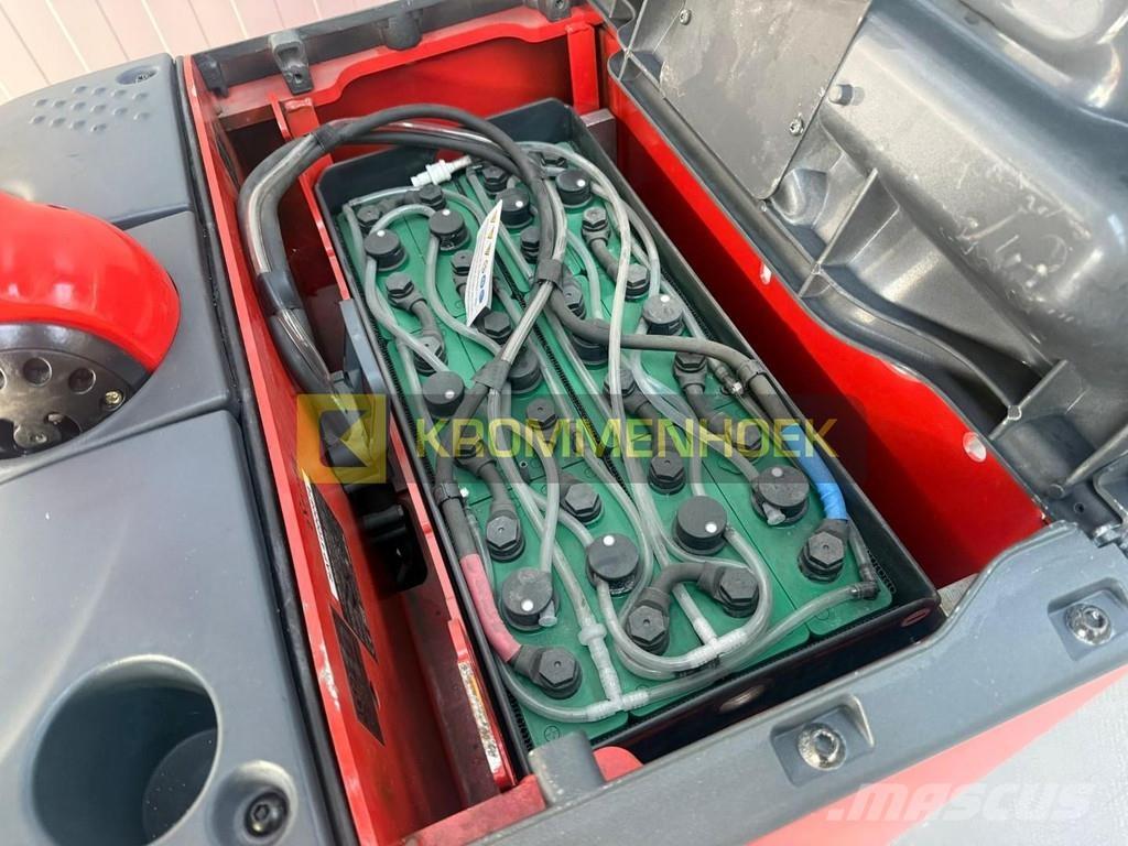 Linde T 30 Lavansiirtotrukit