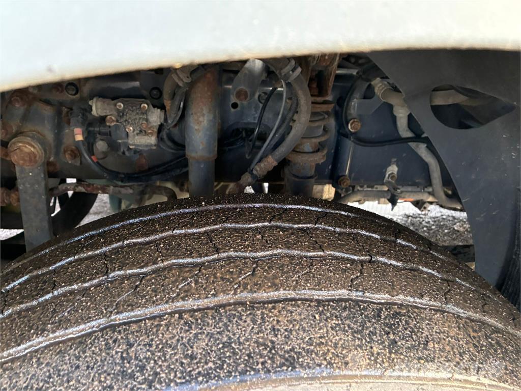 Volvo FL240 Pressukapelli kuorma-autot