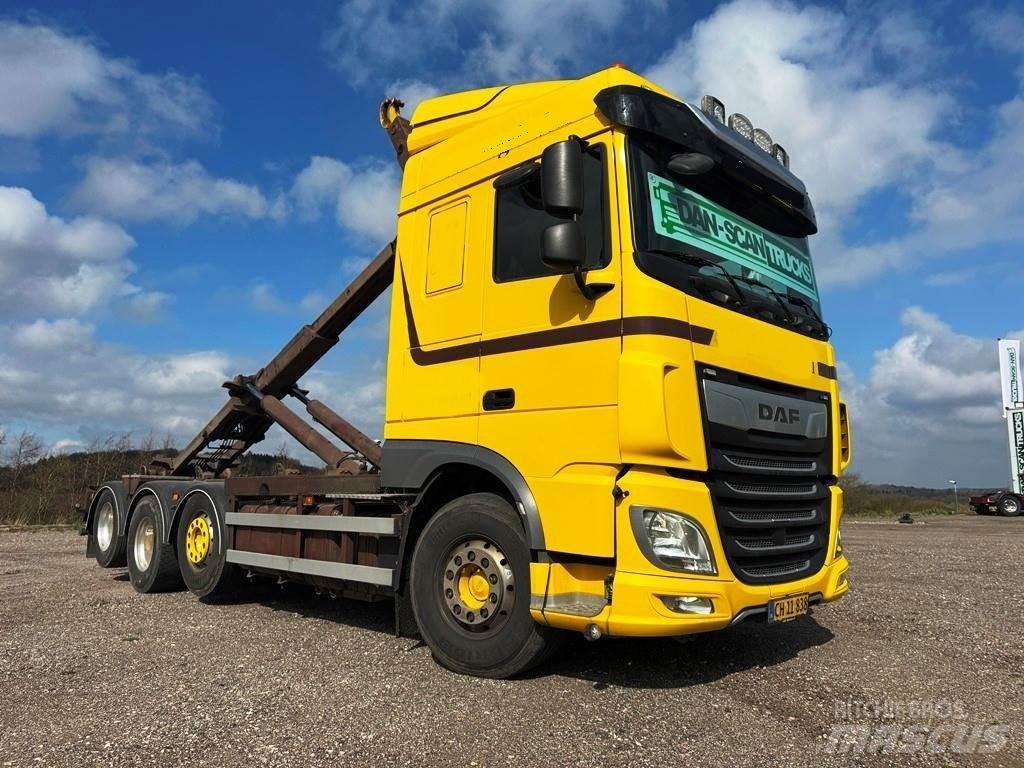 DAF XF 530 8x2-*4 Koukkulava kuorma-autot