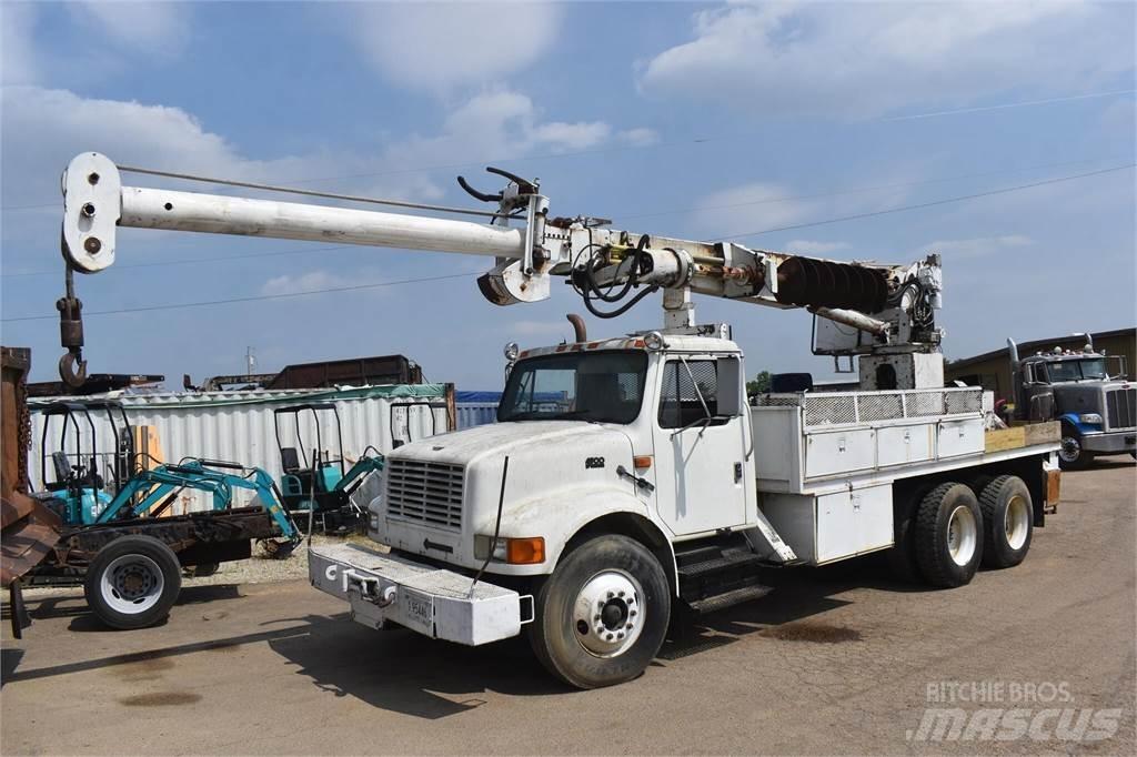 Altec D1090TR Kuorma-auto porauskalustolla