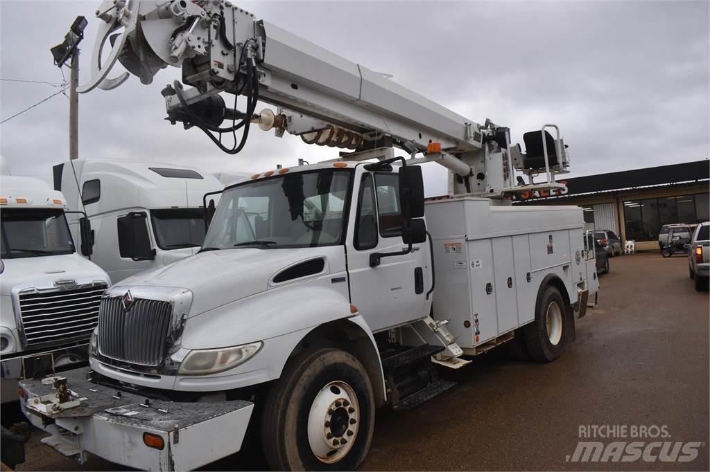 Altec D2045TR Kuorma-auto porauskalustolla
