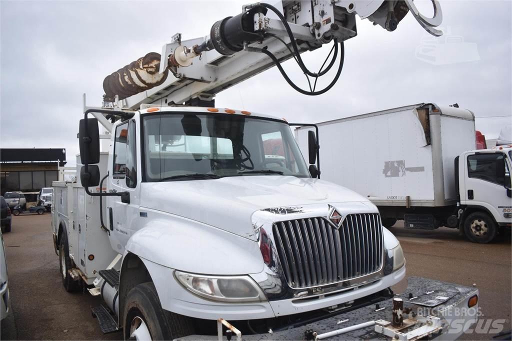 Altec D2045TR Kuorma-auto porauskalustolla
