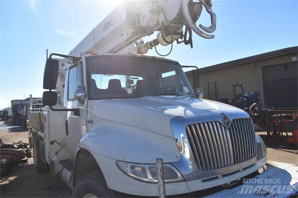 Altec D2045TR Kuorma-auto porauskalustolla