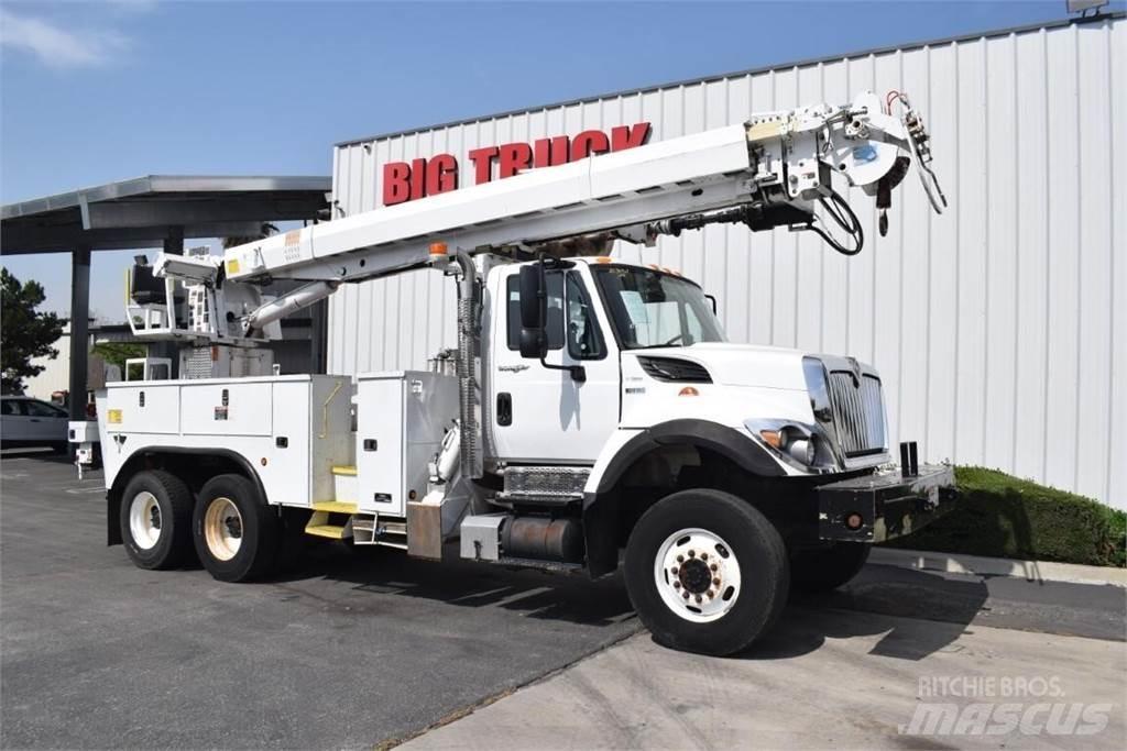 Altec D3060ATR Kuorma-auto porauskalustolla