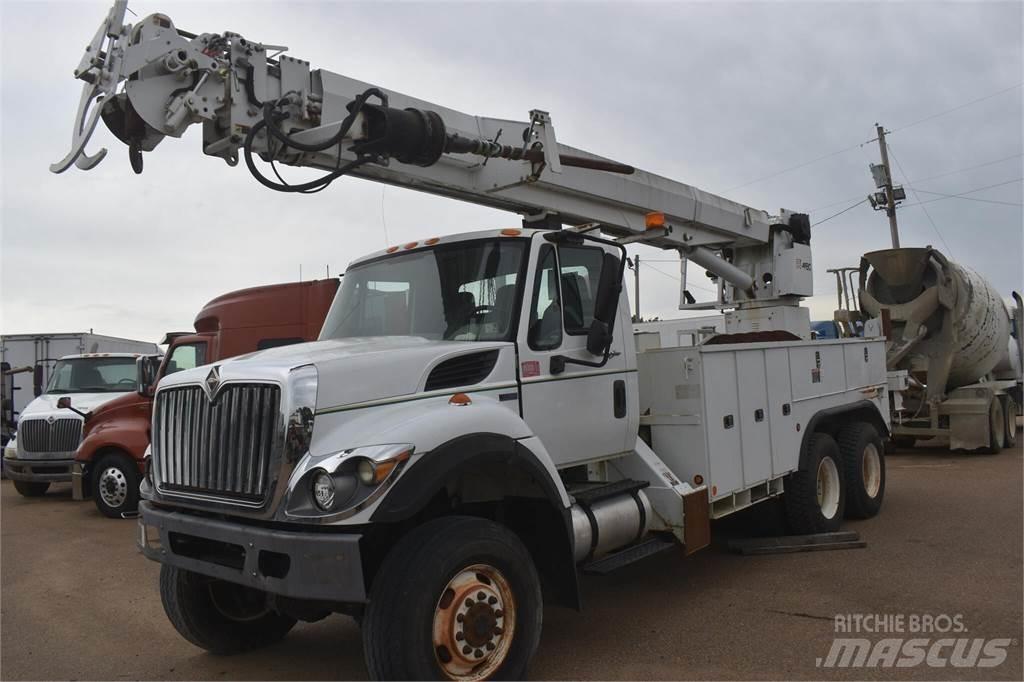 Altec D3060ATR Kuorma-auto porauskalustolla