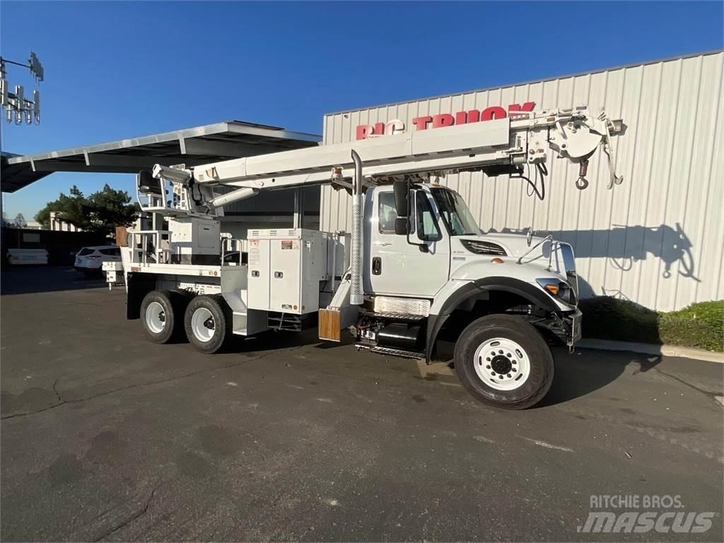 Altec D3060ATR Kuorma-auto porauskalustolla