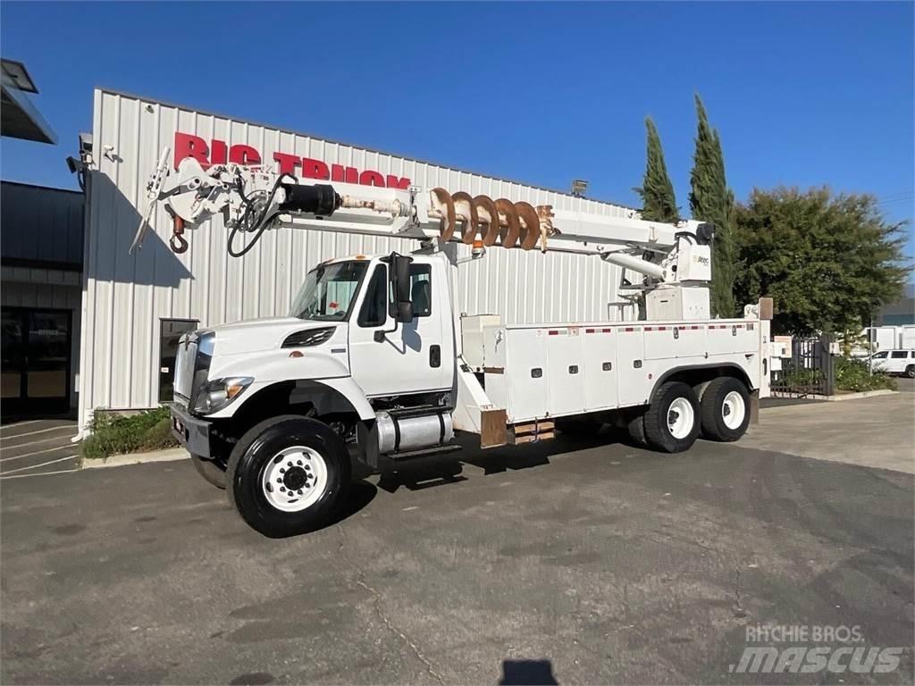 Altec D4065BTR Kuorma-auto porauskalustolla