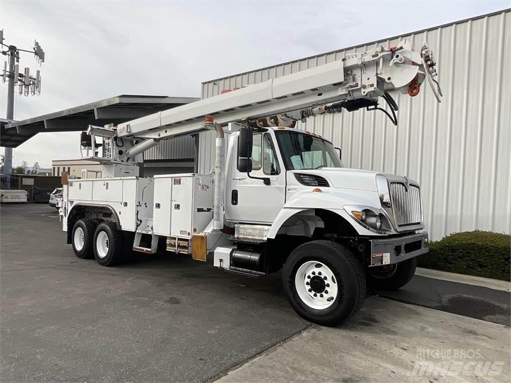 Altec D4065BTR Kuorma-auto porauskalustolla