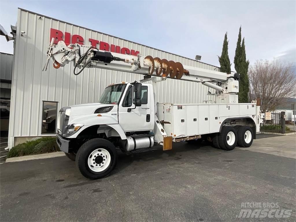 Altec D4065BTR Kuorma-auto porauskalustolla