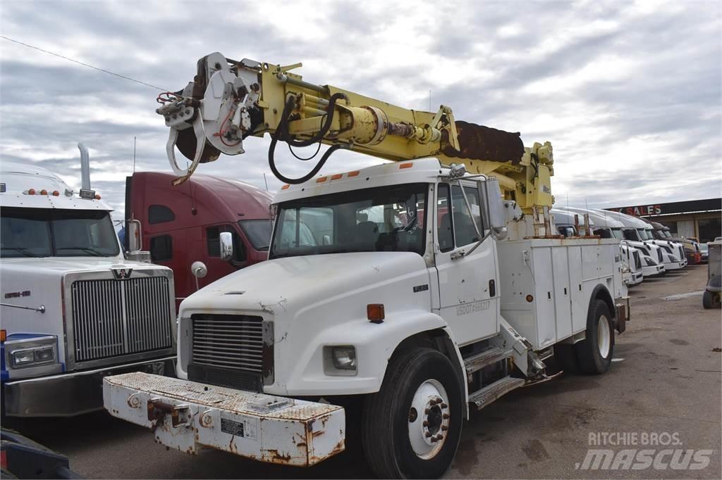 Altec D945TR Kuorma-auto porauskalustolla