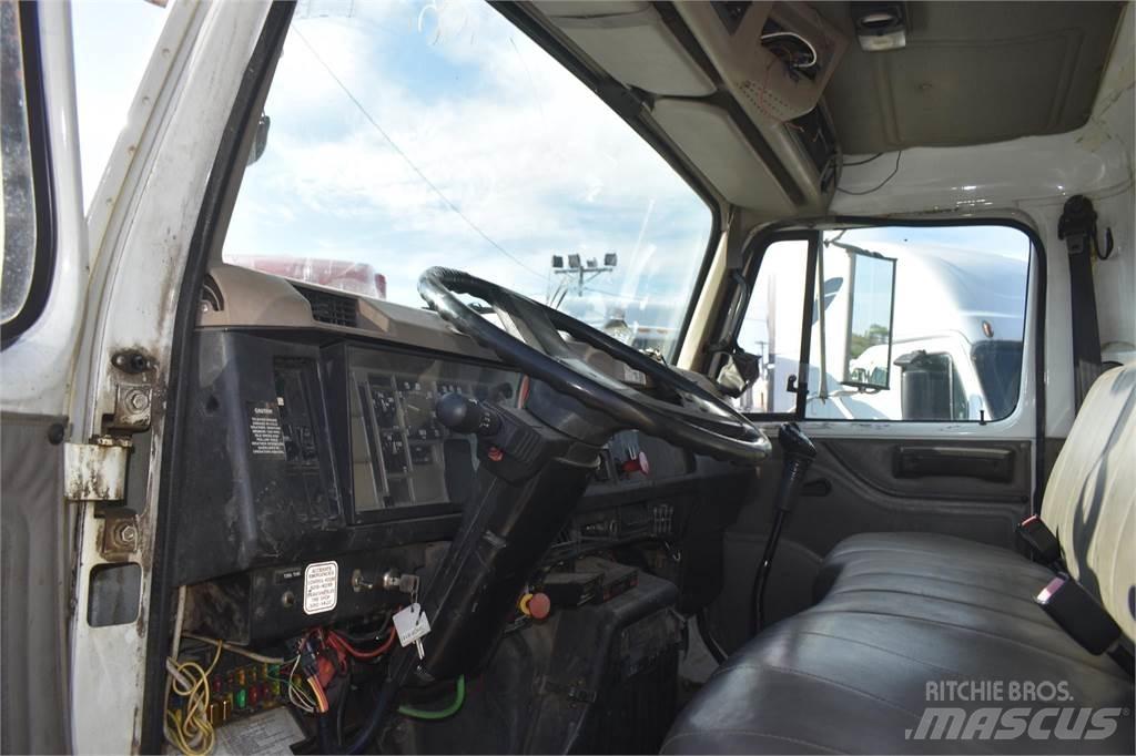Altec D947TR Kuorma-auto porauskalustolla