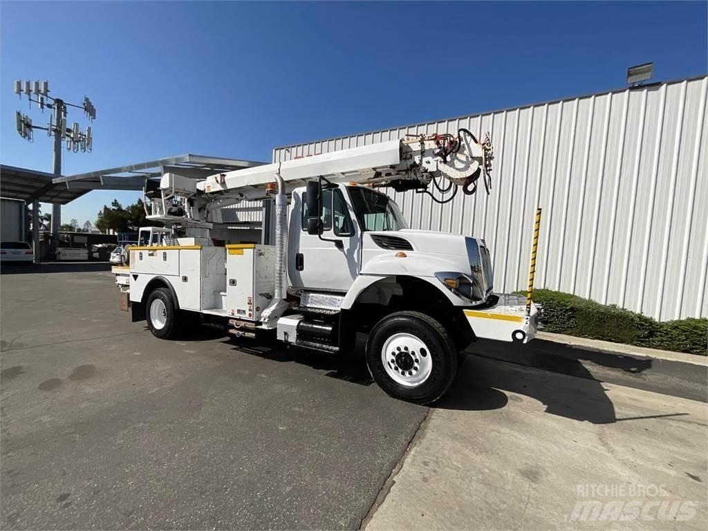 Altec DC47TR Kuorma-auto porauskalustolla