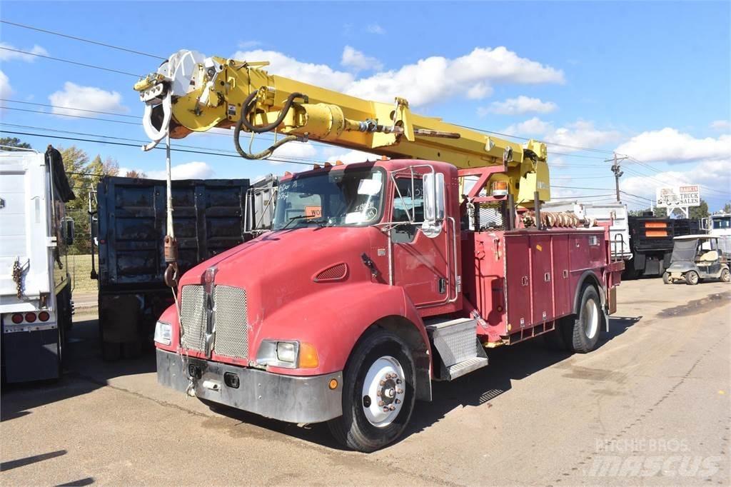 Altec DM47T Kuorma-auto porauskalustolla