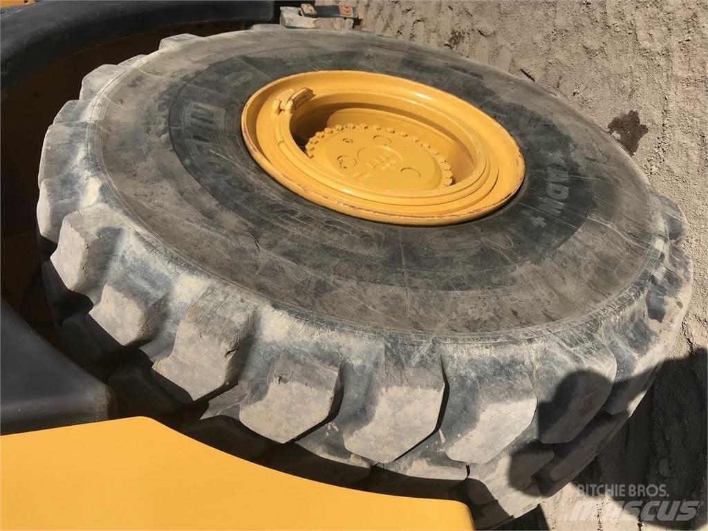Bell B45E Dumpperit