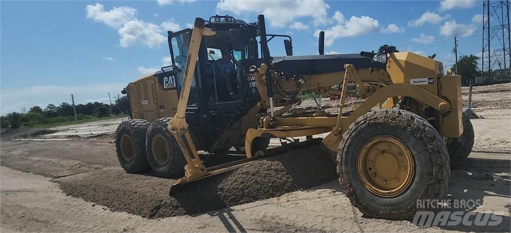 CAT 120M2 AWD Tiehöylät