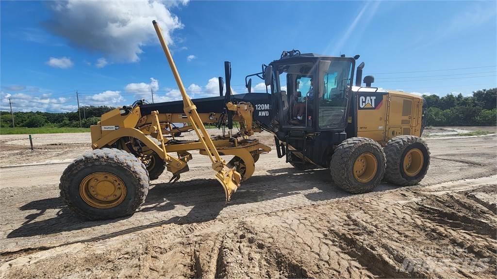CAT 120M2 AWD Tiehöylät