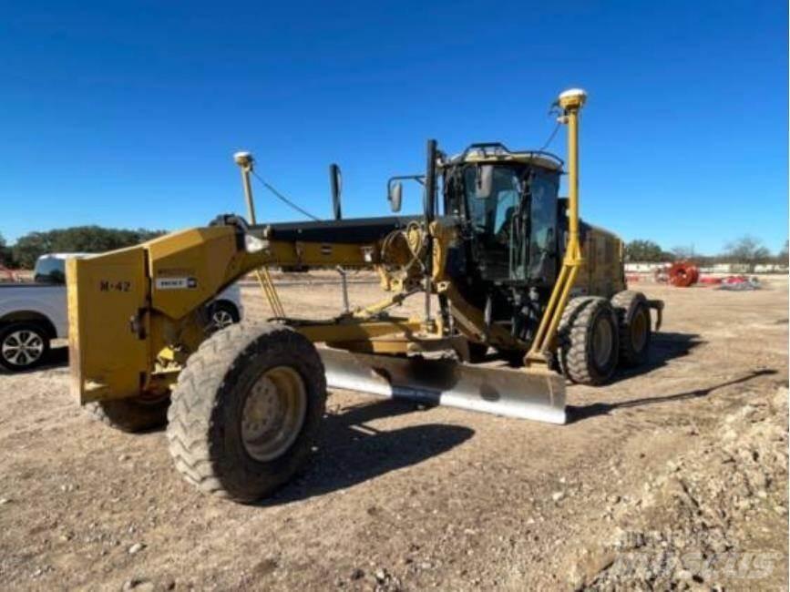 CAT 140M2 Tiehöylät