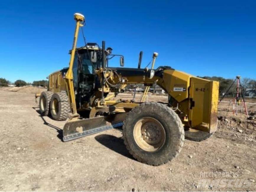 CAT 140M2 Tiehöylät
