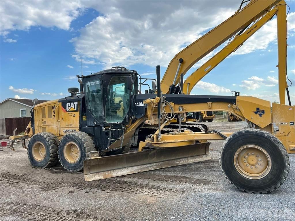 CAT 140M3 Tiehöylät