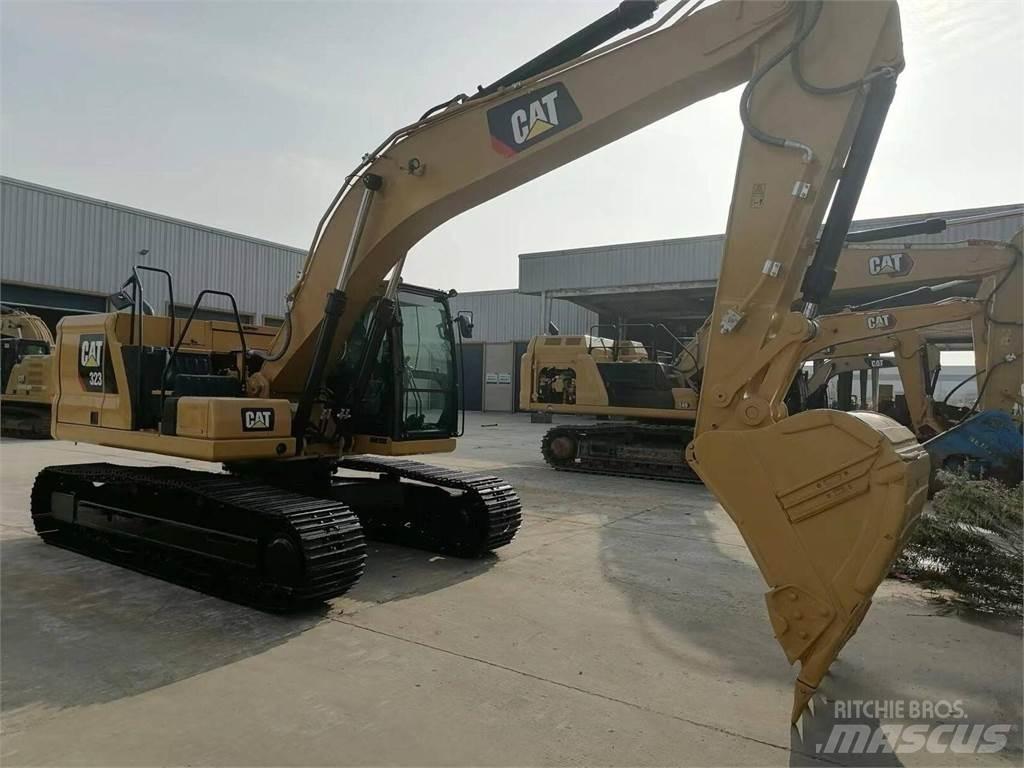CAT 323 Telakaivukoneet