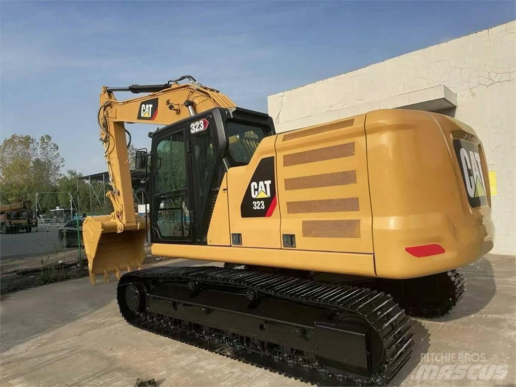 CAT 323 Telakaivukoneet