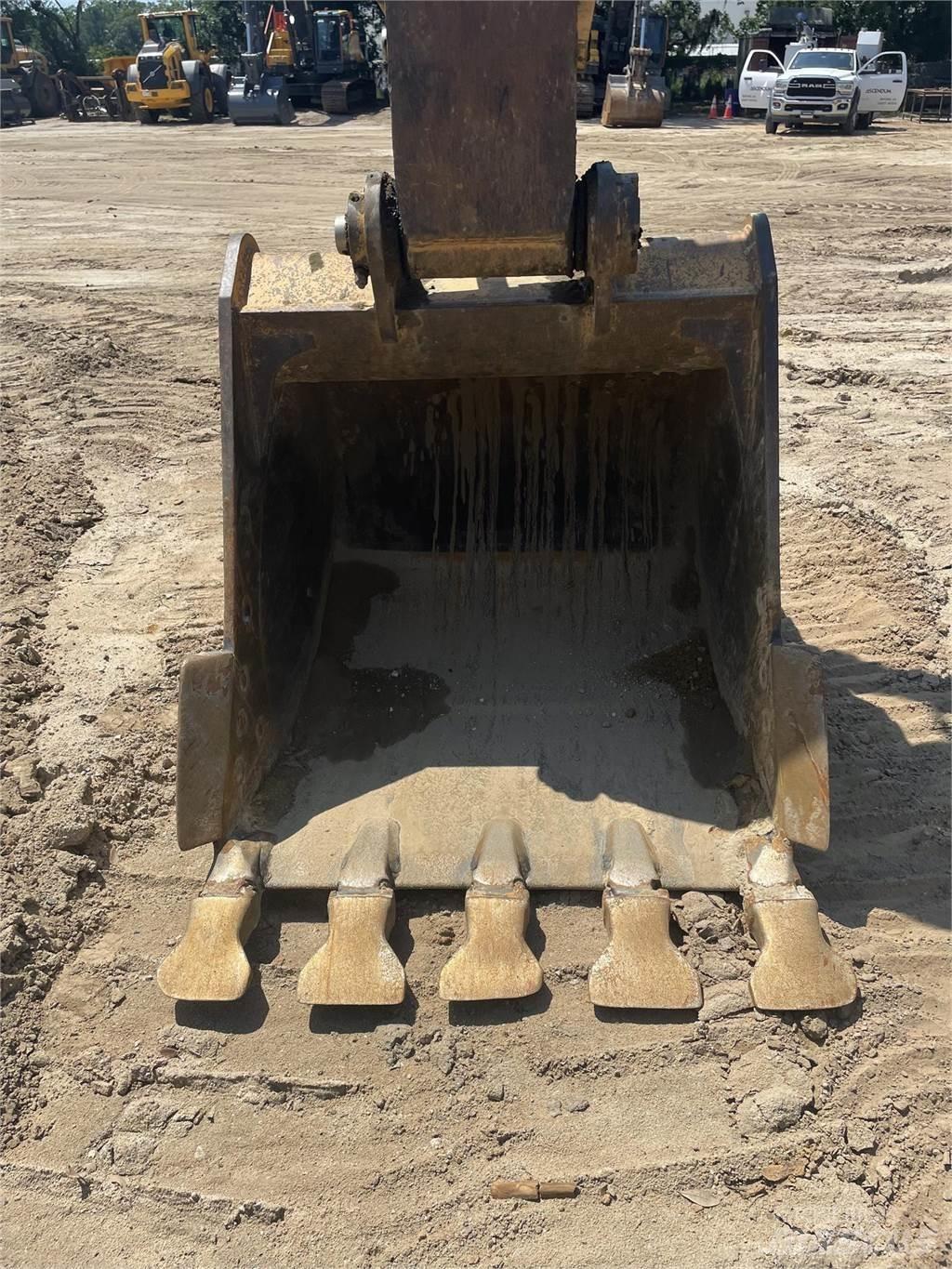 CAT 325C Telakaivukoneet