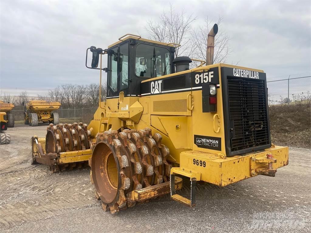 CAT 815F Kaatopaikkajyrät