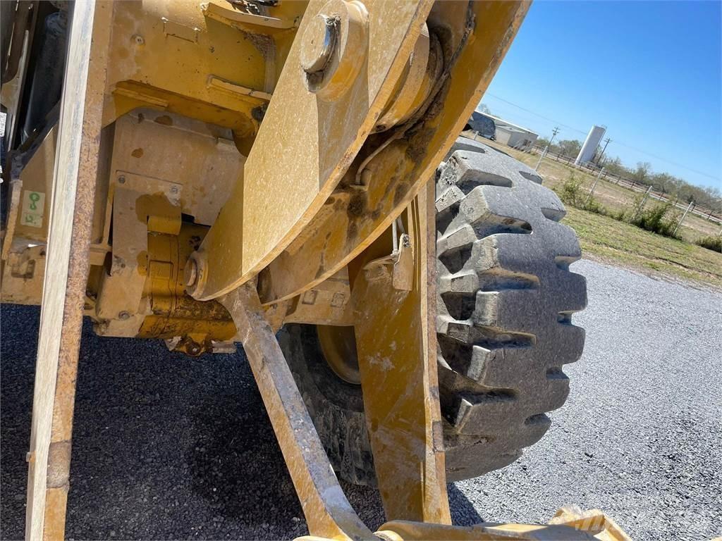 CAT 930M Pyöräkuormaajat