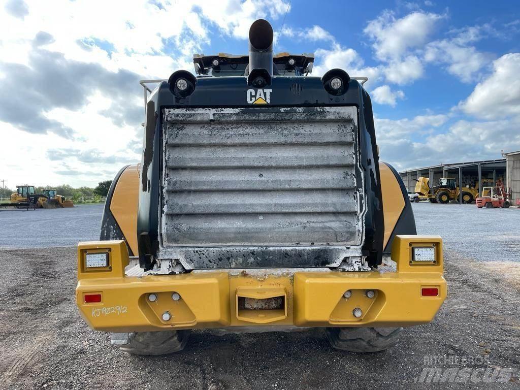 CAT 966M Pyöräkuormaajat