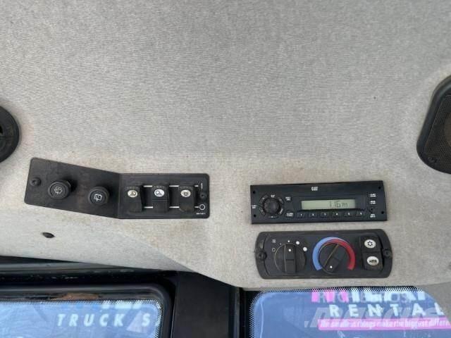 CAT 973D Telakuormaajat