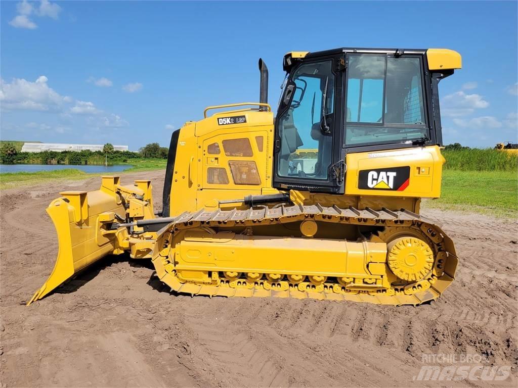 CAT D5K LGP Telaketjupuskutraktorit