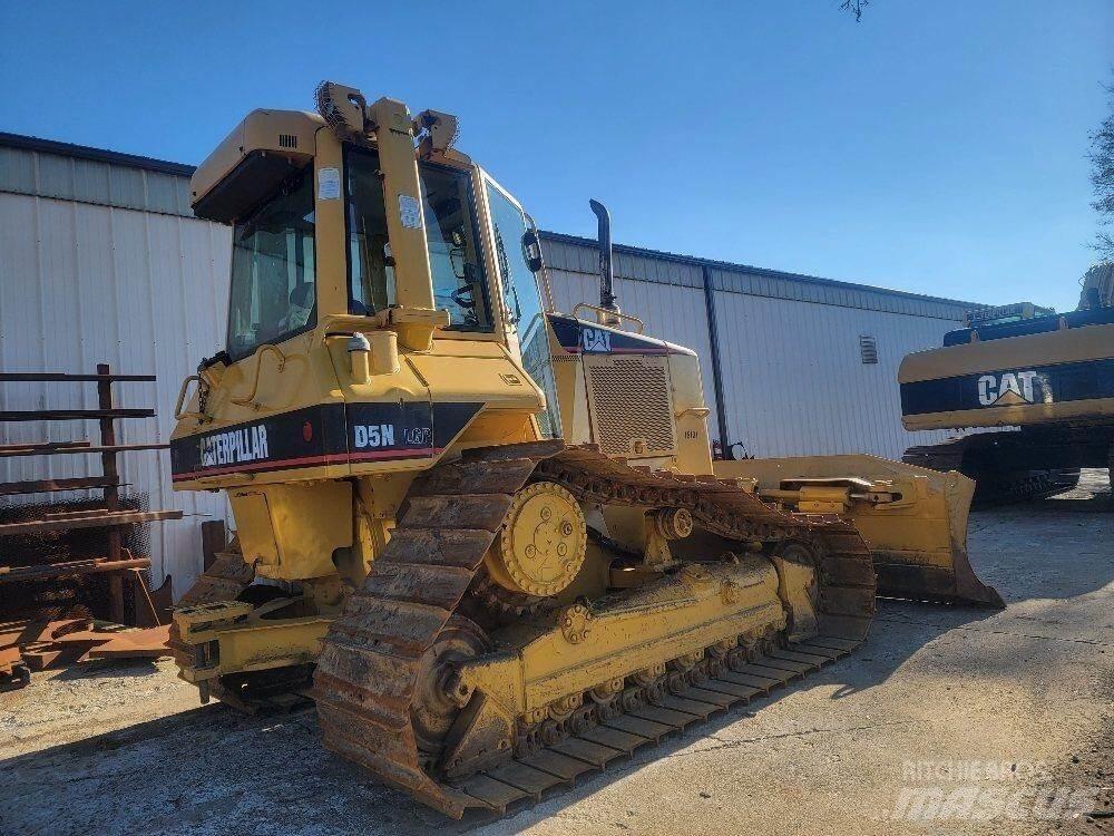 CAT D5N LGP Telaketjupuskutraktorit