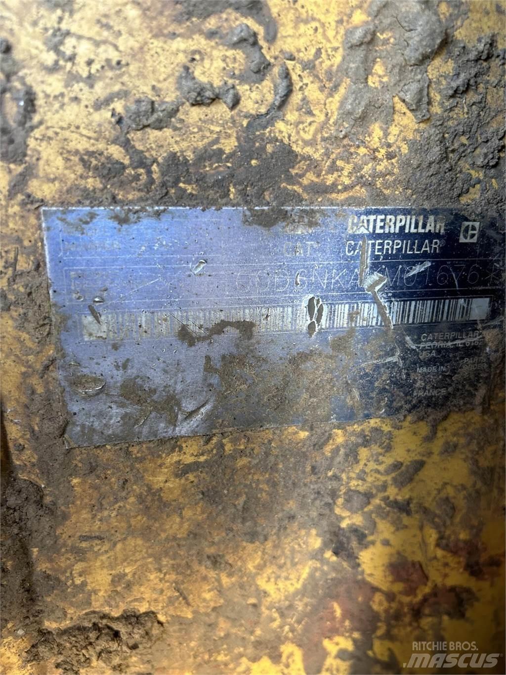 CAT D6N XL Telaketjupuskutraktorit