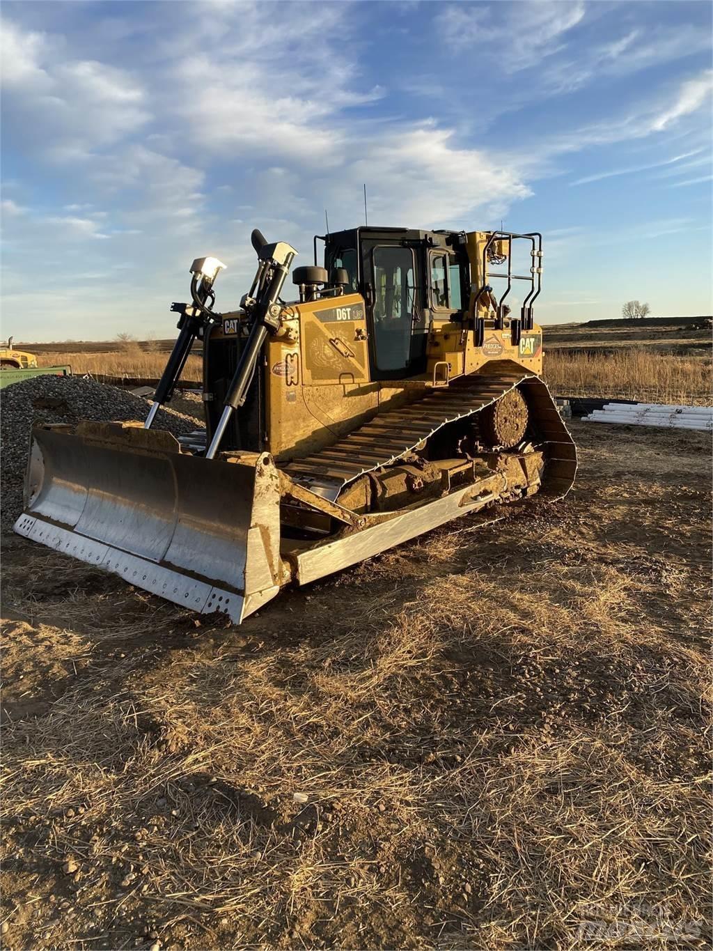 CAT D6T LGP Telaketjupuskutraktorit